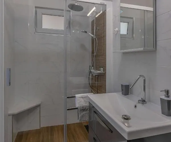 Arena Blue Dream - Modern With Terrace *