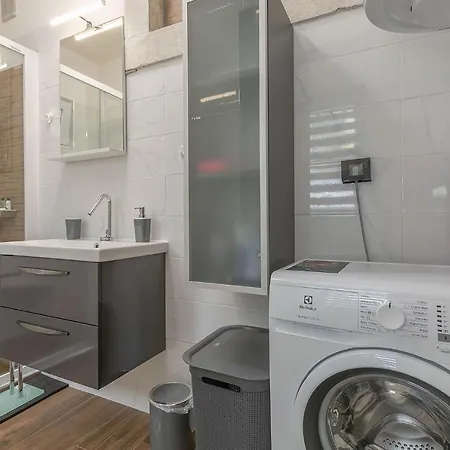 Arena Blue Dream - Modern With Terrace *