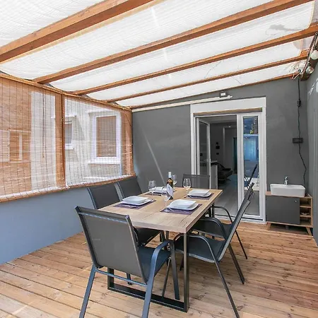 Апартаменты Arena Blue Dream - Modern With Terrace