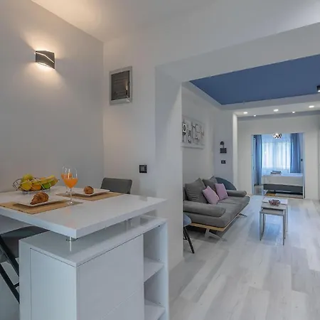 Arena Blue Dream - Modern With Terrace بولا